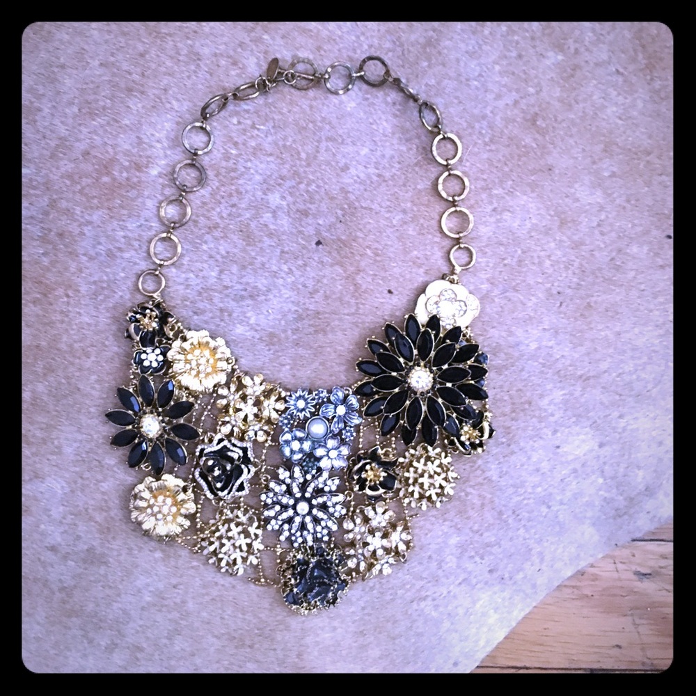 Gorgeous statement bib necklace