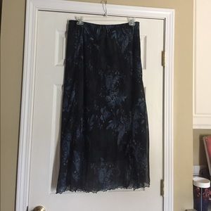 Flowing long elastic waist skirt