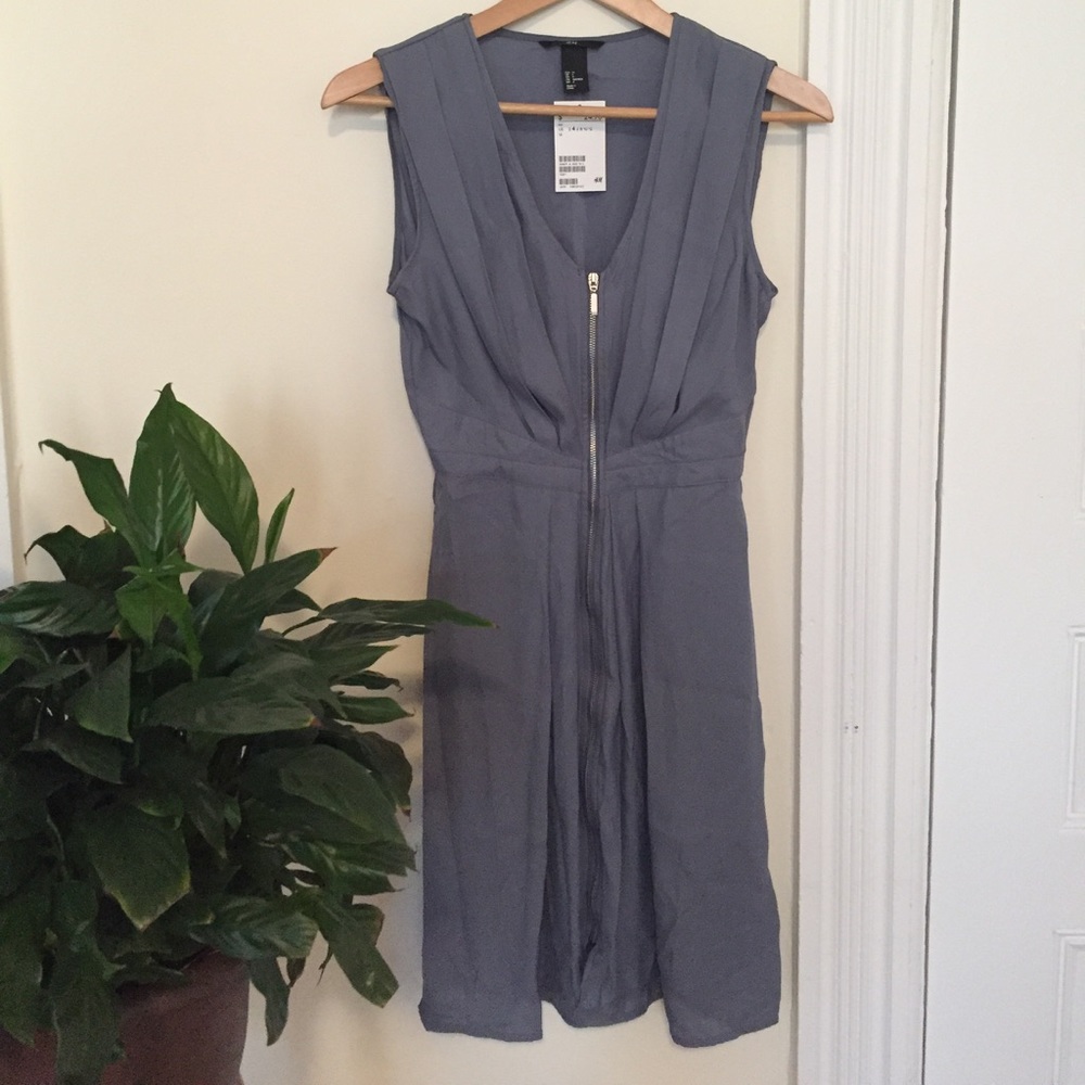 Pale Blue Zippered H&M Dress. Size 4. NWT.