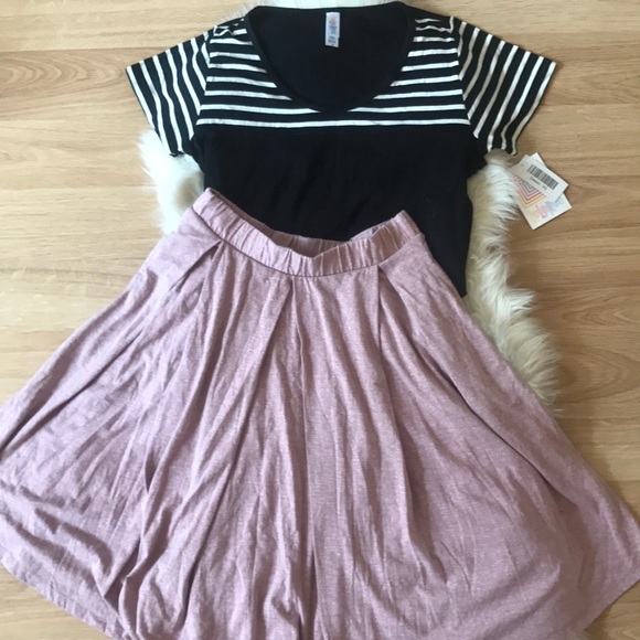 LuLaRoe Tops - 2 piece XS LulaRoe bundle - Classic T and Skirt