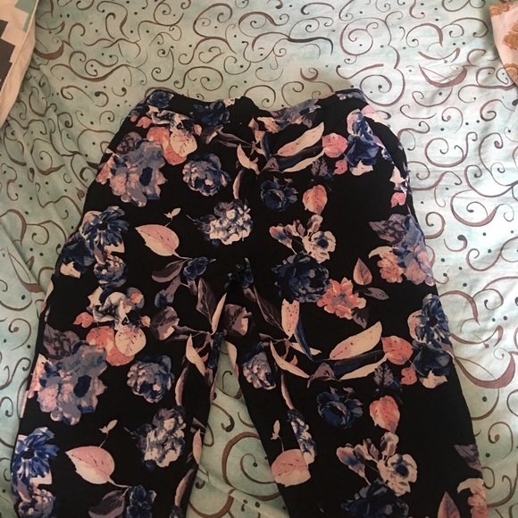 Floral Pants - Picture 2 of 3