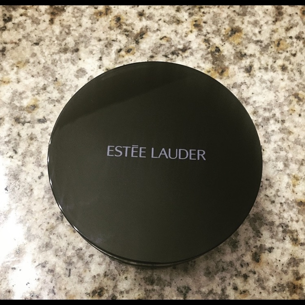 Estée Lauder DW On-The-Go in 1W2 Sand