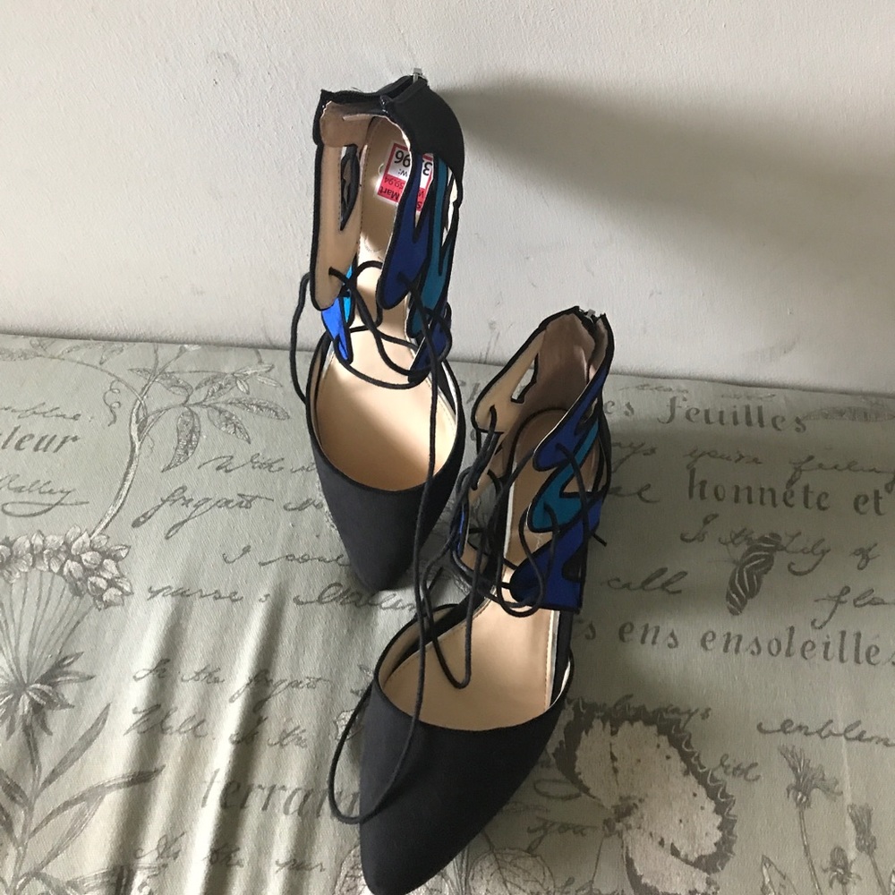 Shoes - Picture 3 of 3