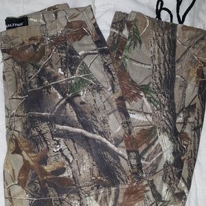 Mens RealTree camo hunting pants