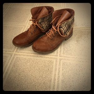 Women's brown boots