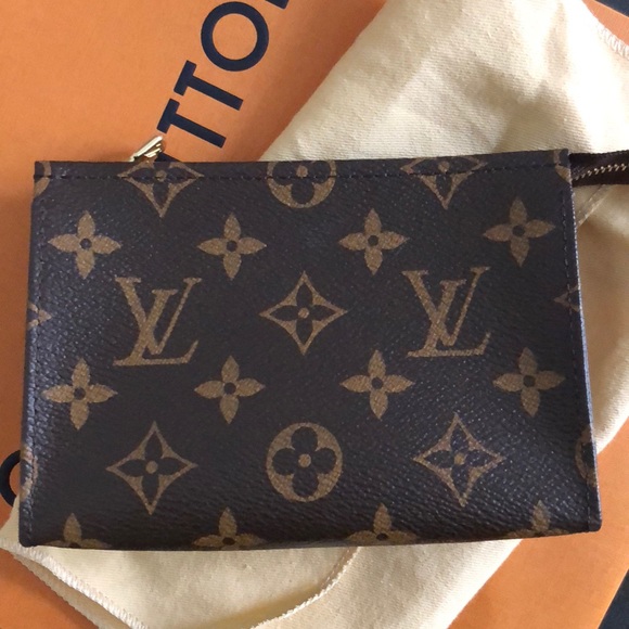 Louis Vuitton Handbags - Louis Vuitton Toiletry 15