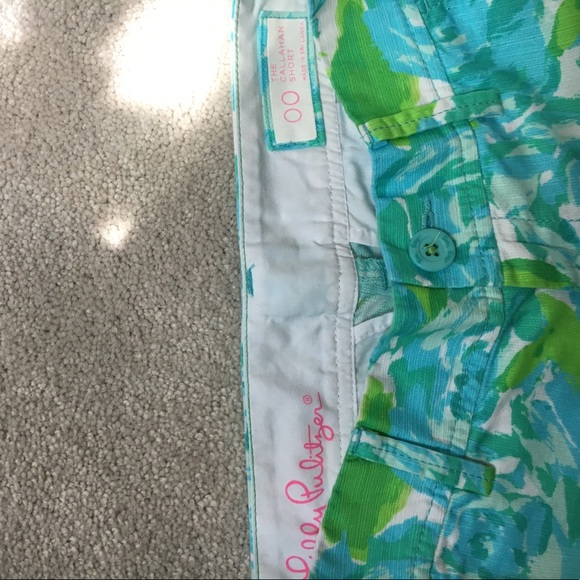 Lilly Pulitzer Callahan Shorts - Picture 2 of 2