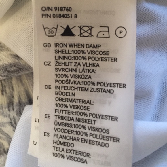 Blue and White Patterned H&M Mini Dress. Size 2. - Picture 4 of 6