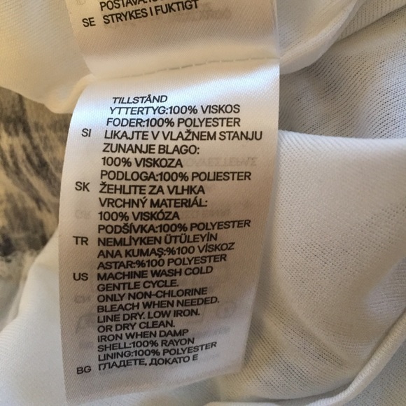 Blue and White Patterned H&M Mini Dress. Size 2. - Picture 5 of 6