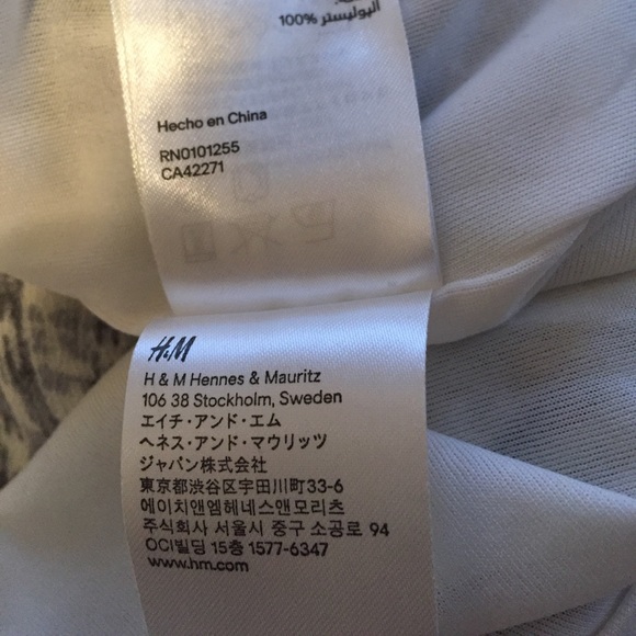 Blue and White Patterned H&M Mini Dress. Size 2. - Picture 6 of 6