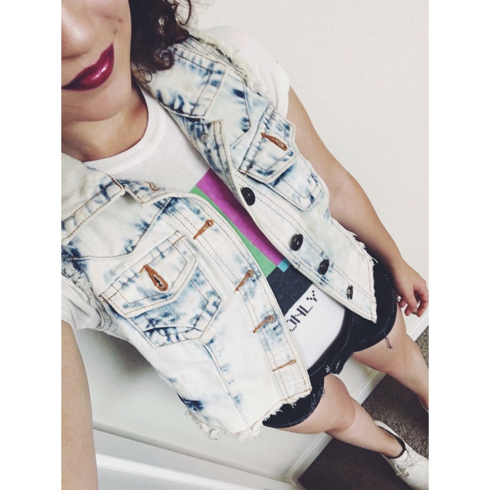 ✨LAST CHANCE✨  🤟🏾⚡️Acid Wash Denim Vest⚡️🤟🏾