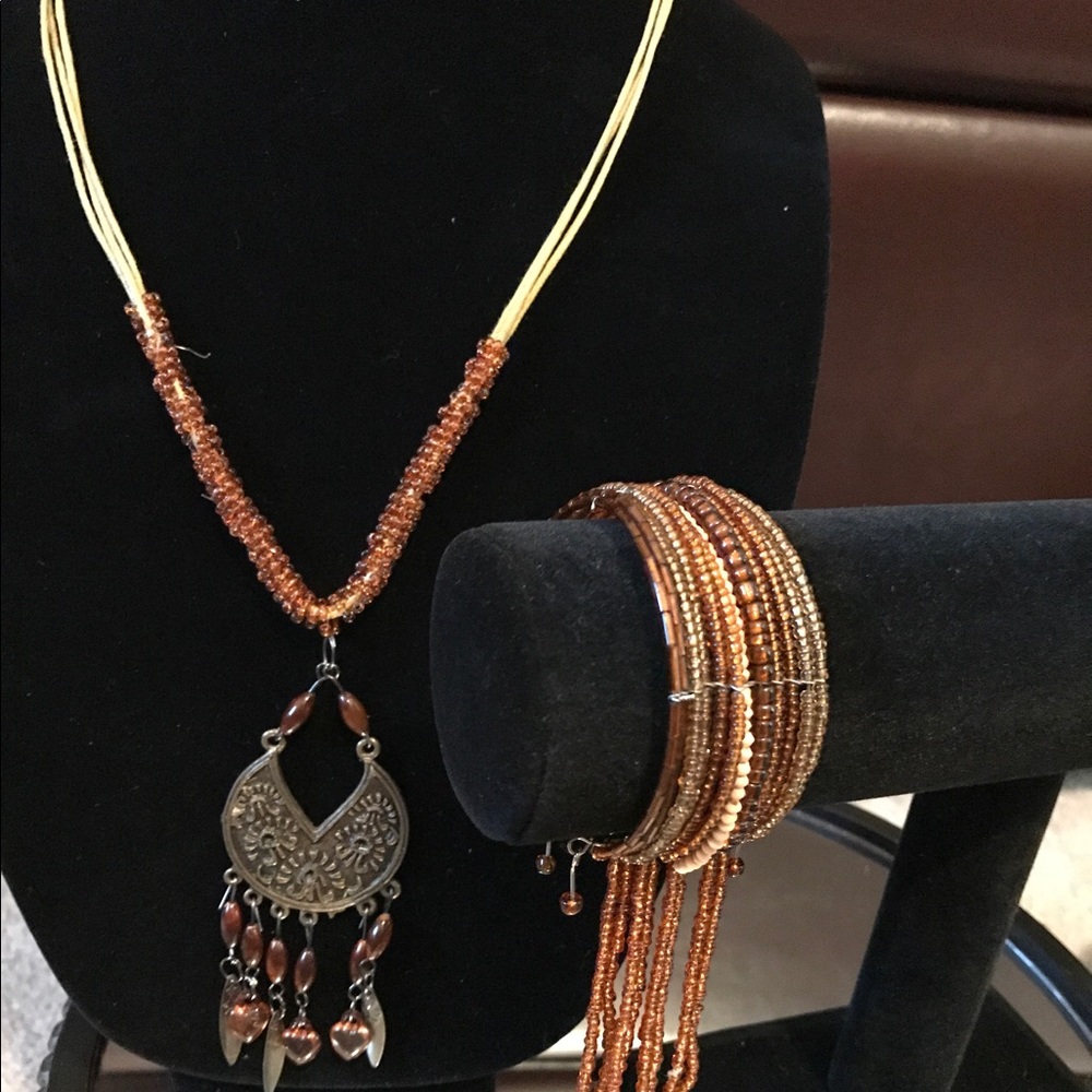 Beaded necklace with matching beaded braclet