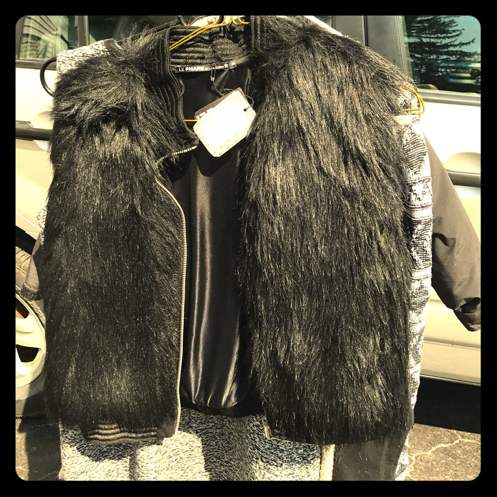 Le Phare de la Beleine Black fur vest