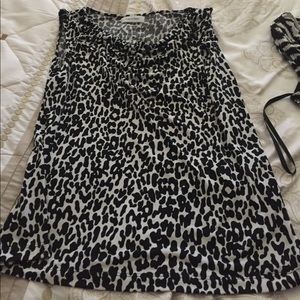 Black and white leopard print sleeveless shirt