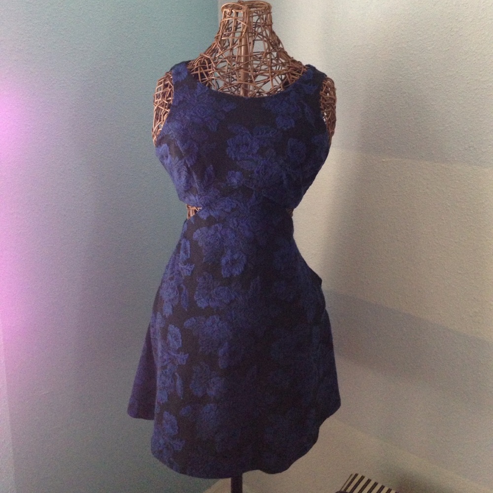 Black and Blue Floral Dress Clear Out Sale ❤️