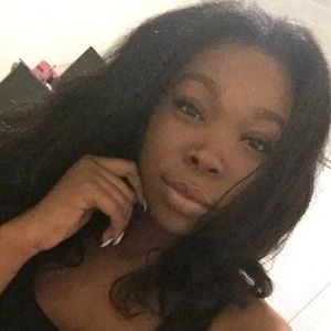 Meet your Posher, Denisha