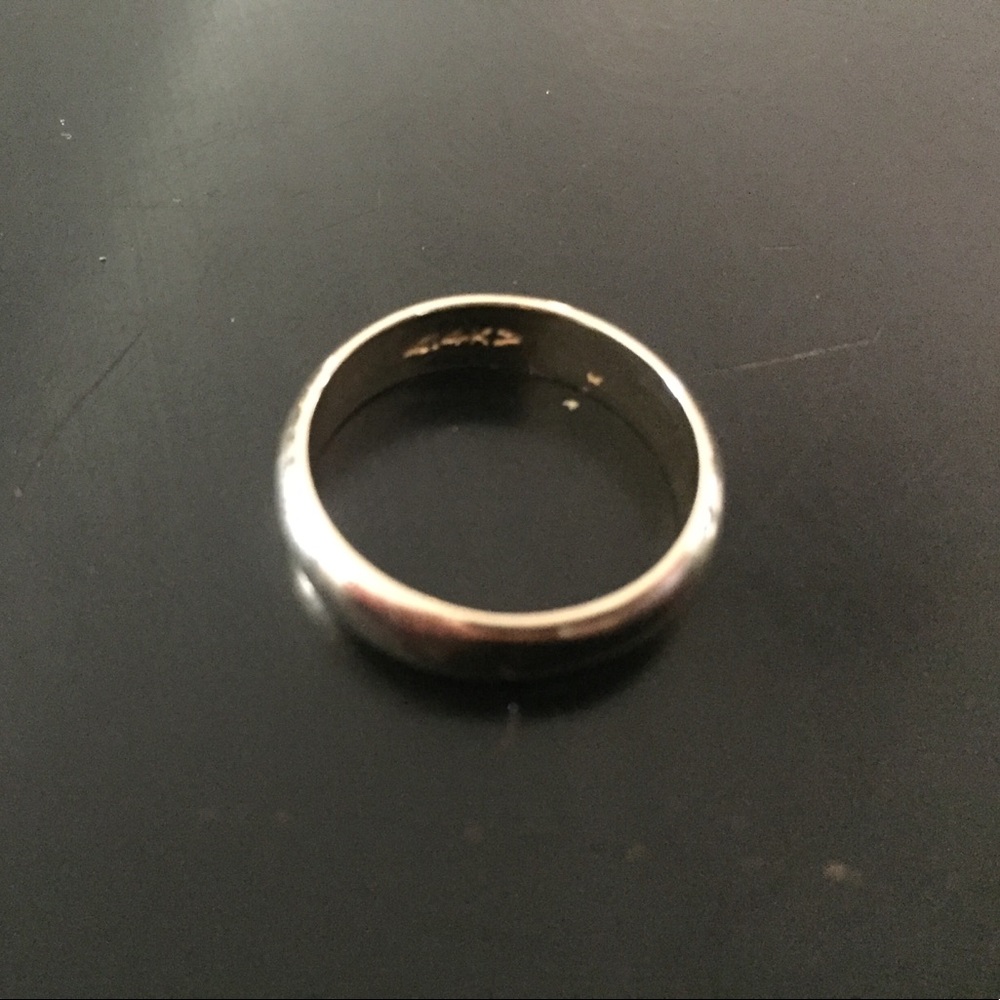 14 karat gold wedding band size 6