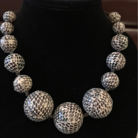 Chocker with coordinating bangles - Picture 2 of 3