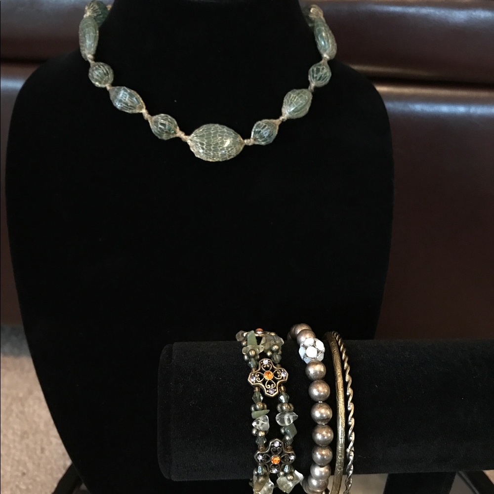 Chocker with coordinating braclets