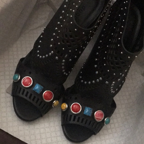 ❌SOLD❌Gucci booties 🔥 Special Edition - Picture 3 of 5