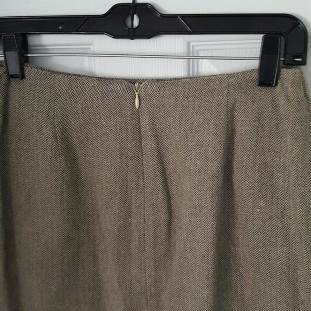 Banana Republic herringbone tweed skirt - Picture 5 of 7