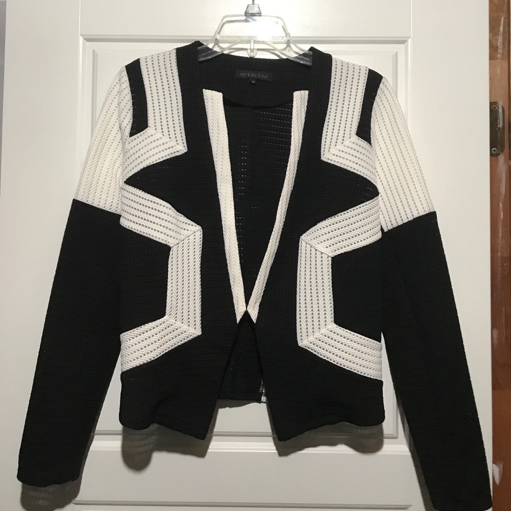 Hip length bolero style blazer/light jacket M NWOT