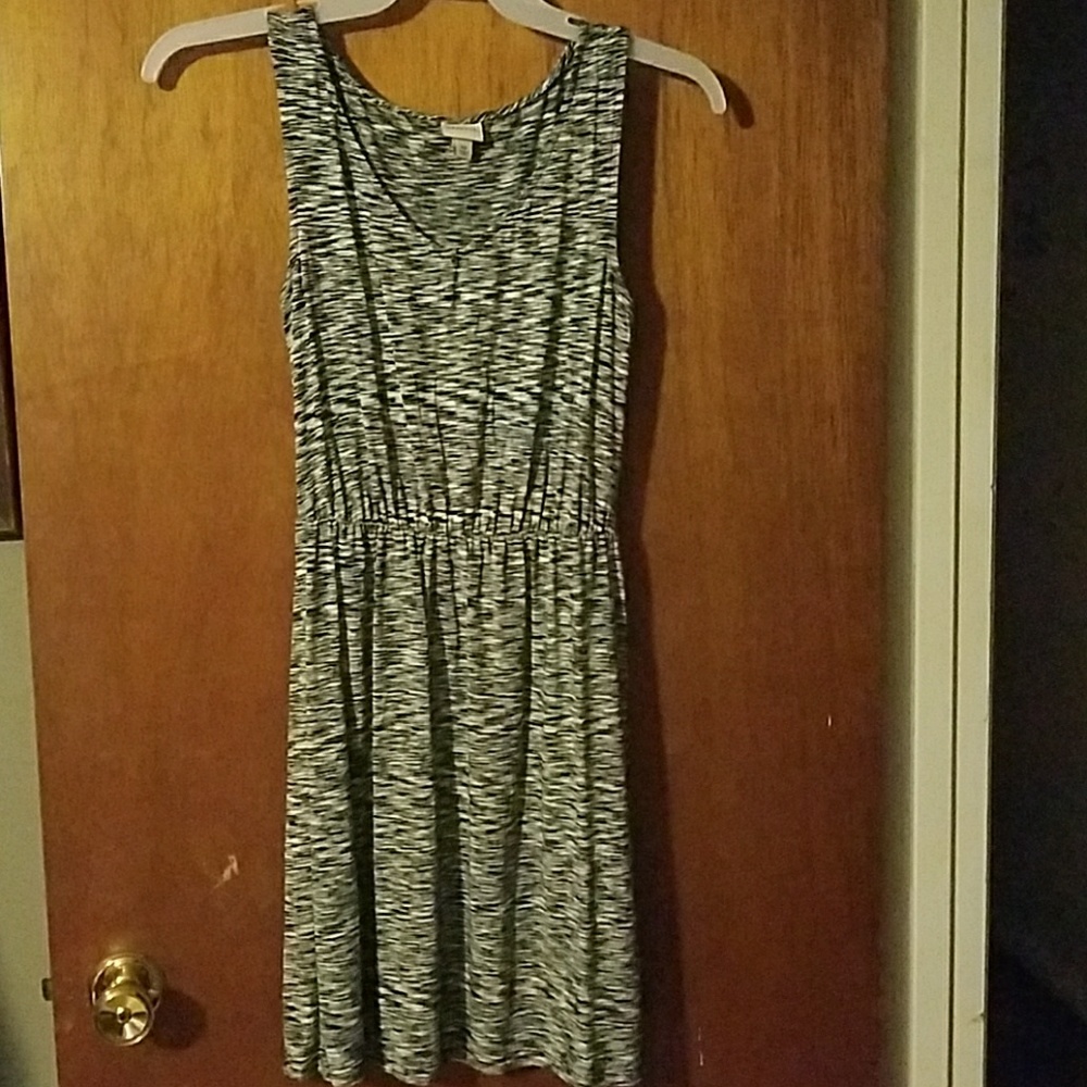 Casual black and white dress