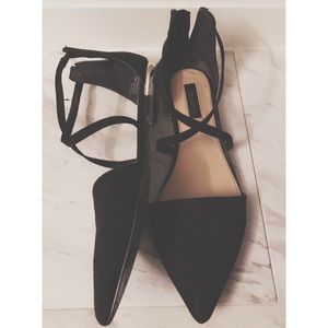 ❗️ACCEPTING OFFERS❗️Black Strap Flats