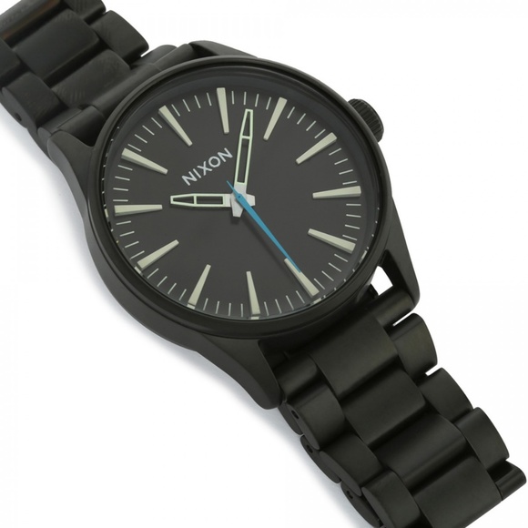 New NIXON ALL BLACK SENTRY 38 SS WATCH - Picture 1 of 3