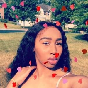 Meet your Posher, Akeirra