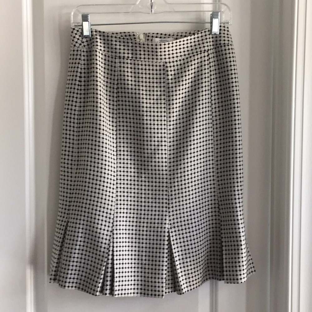 Flattering black and white flared tweed skirt