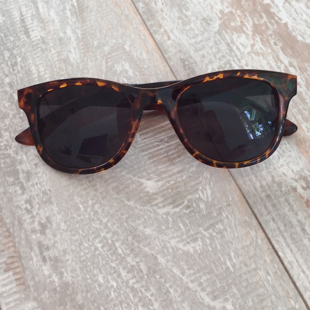H&M sunnies 😎☀️