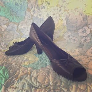 Bandolino Brown Leather Heels Size 8