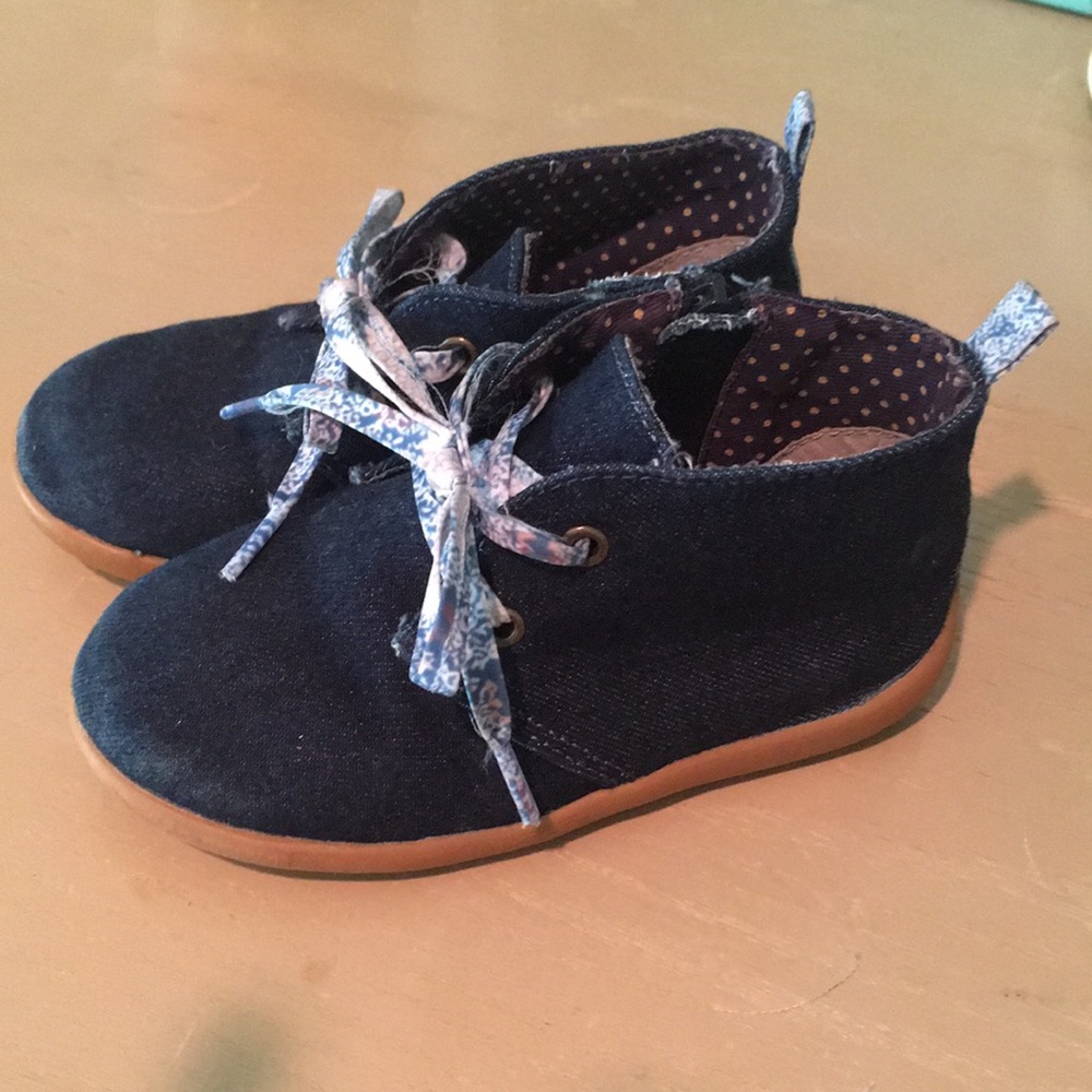 Tucker & Tate blue denim shoes
