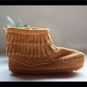 Minnetonka double fringe infant suede boot