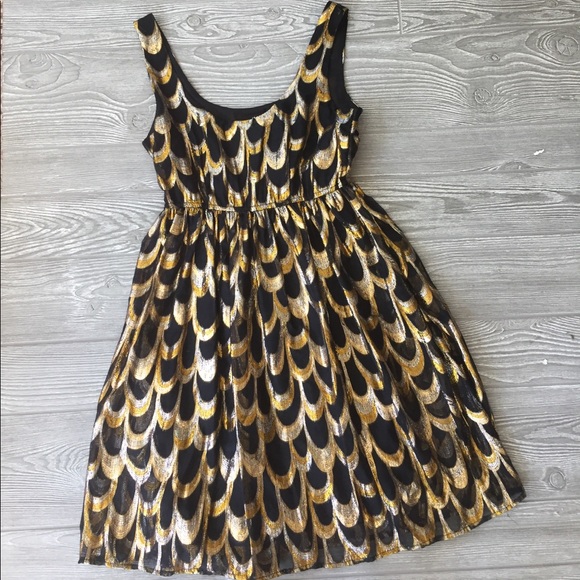Gold and black shimmer cocktail dress. Size 4 - Picture 2 of 8