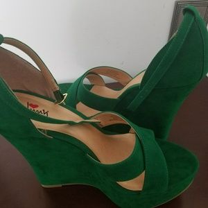 Green suede-like platform sandals