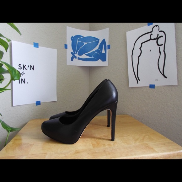 Leather ✨Charles David✨ 5inch Heels - Picture 2 of 4