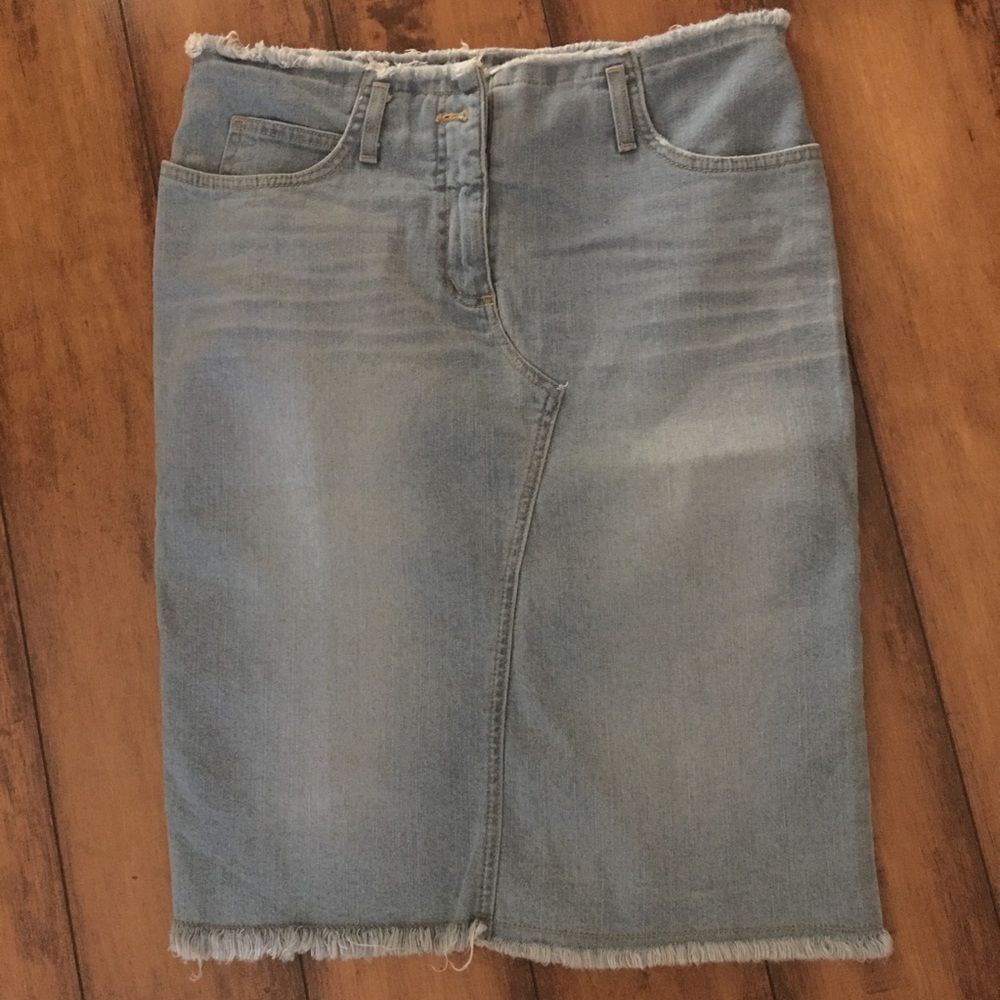 LAUNDRY DENIM SKIRT WITH RHINESTONE POCKET