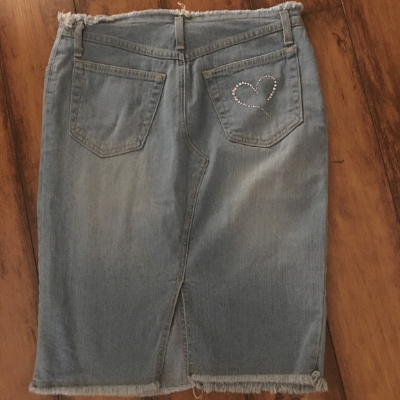 LAUNDRY DENIM SKIRT WITH RHINESTONE POCKET - Picture 2 of 3