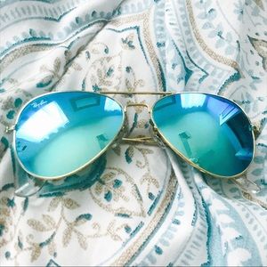 RayBan RB3025 Aviator Sunglasses