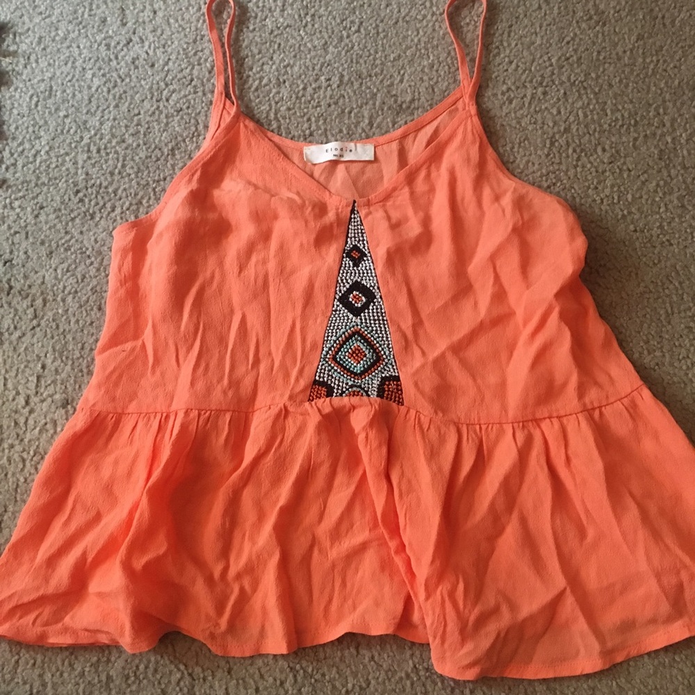 Tribal top
