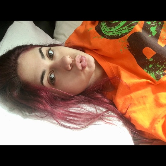 Meet your Posher, Constandina - Picture 2 of 2