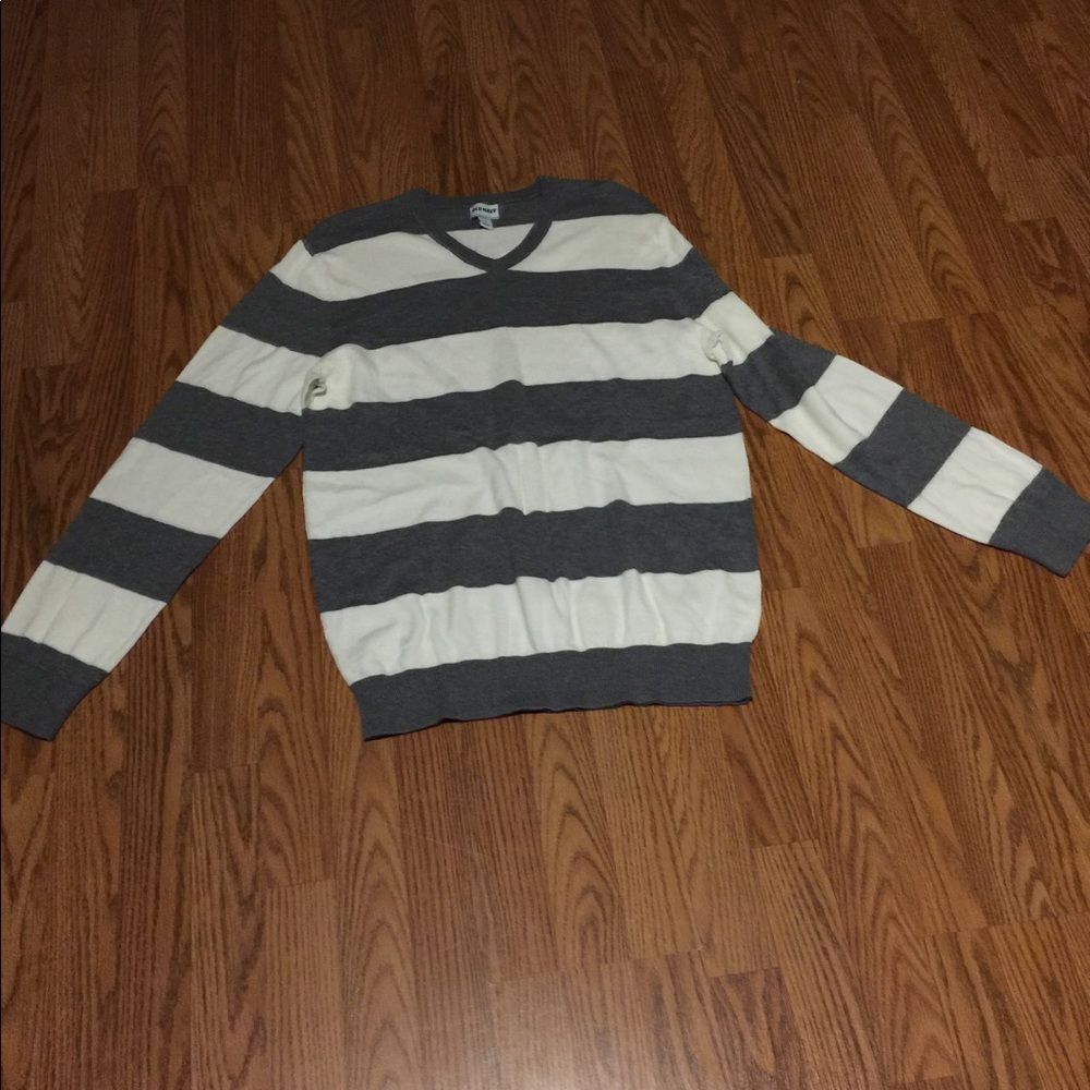 Old navy v neck sweater