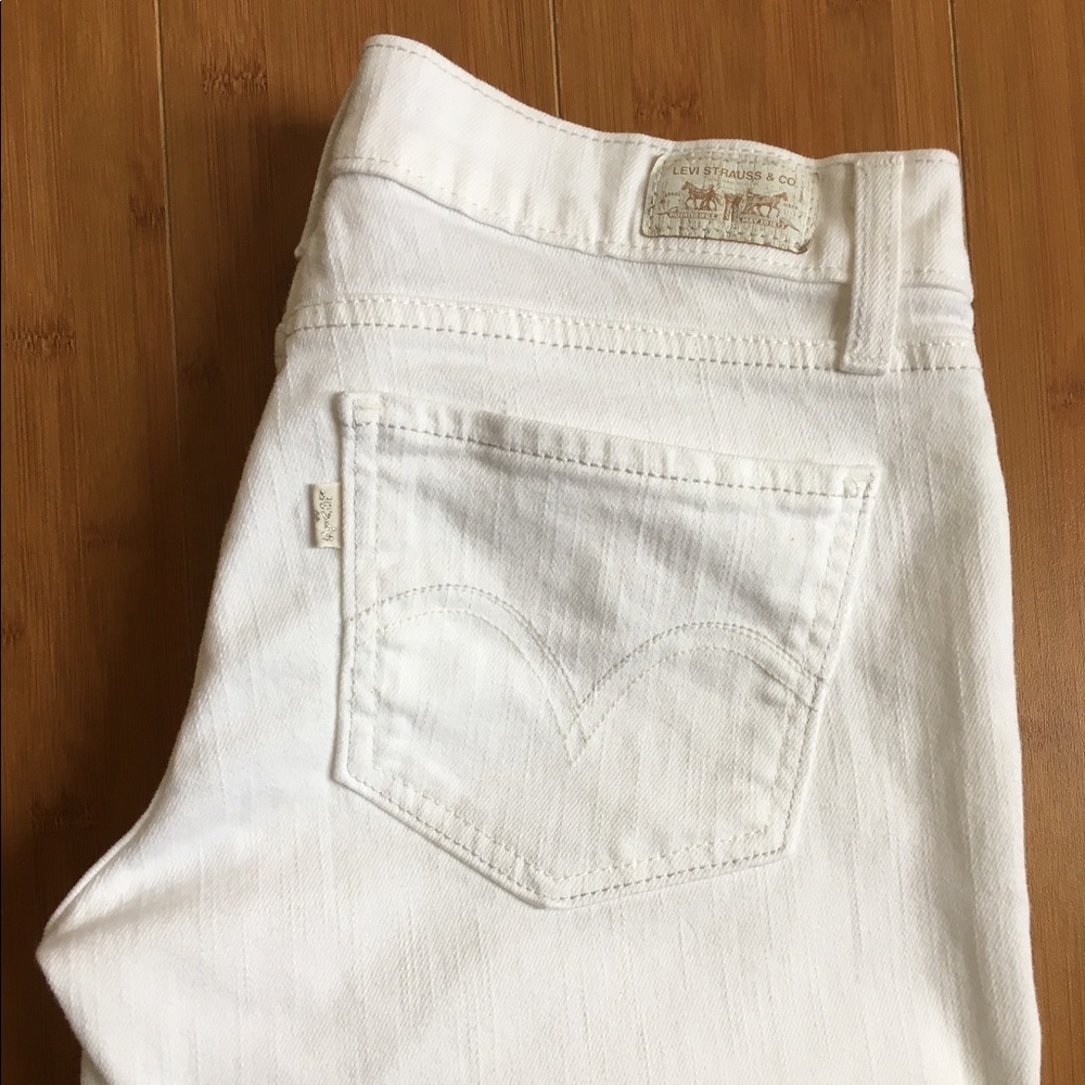 Levi 524 Too Super Low. Skinny size 5 Never Worn!