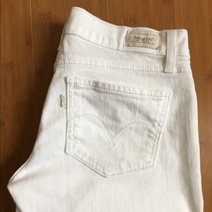 Levi 524 Too Super Low. Skinny size 5 Never Worn!
