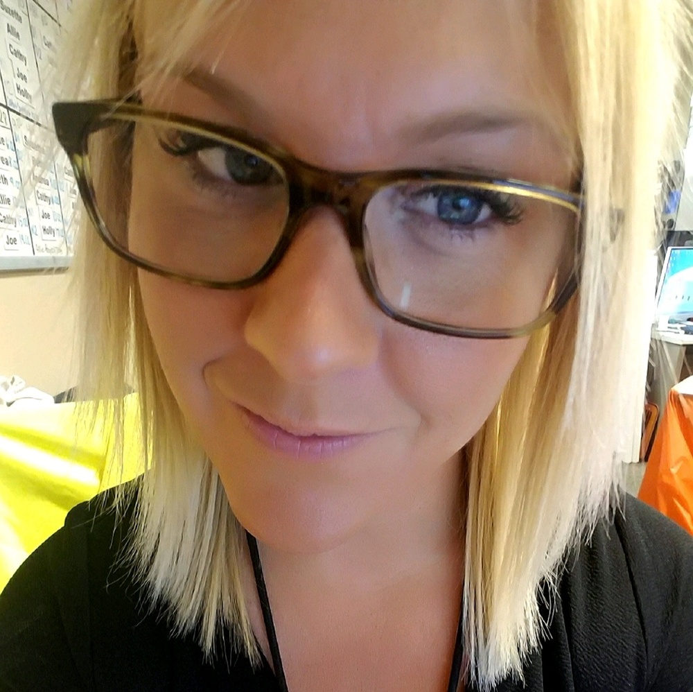 Meet your Posher, Andrea