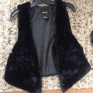 Forever 21 Fur Cropped Vest ✨