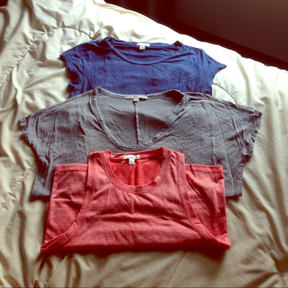 3 GAP Shirts