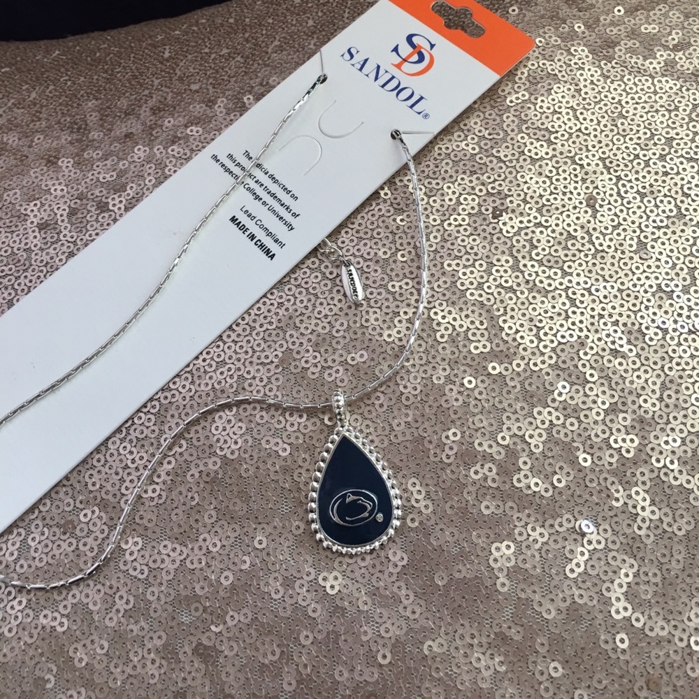 🏈 NWT Penn State Silver Tone Necklace